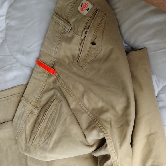 Like new Khaki Superdry pants - Picture 7 of 10